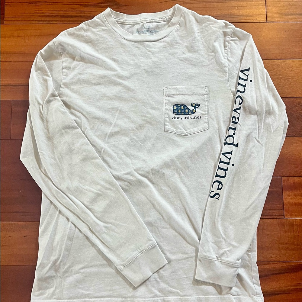 Men’s Vineyard Vines “Beer Goggles” Long Sleeve Pocket T Shirt Size Small Cotton